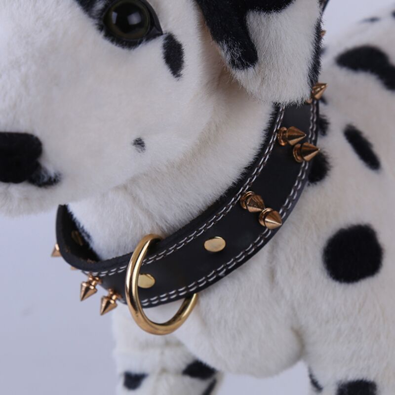 Metal Rivet Cowhide Dog Collar